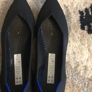 Rothy’s black point 8